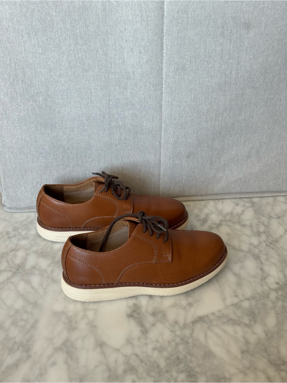 Kids Johnston & Murphy TRUFOAM Leather Derby shoes - kids size 13